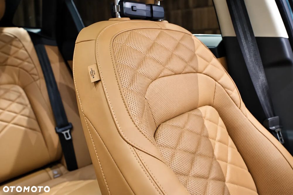 Jaguar F-Pace - 11