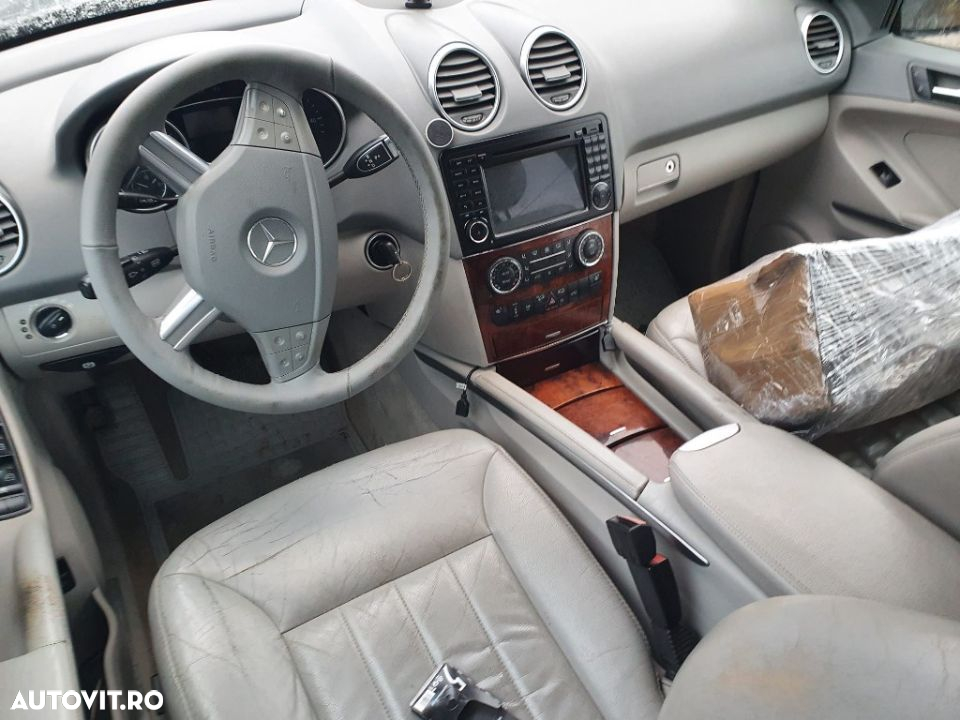 Mocheta portbagaj rulou bare longitudinale bloc lumini Mercedes ML w164 motor 3.0cdi dezmembrez - 5