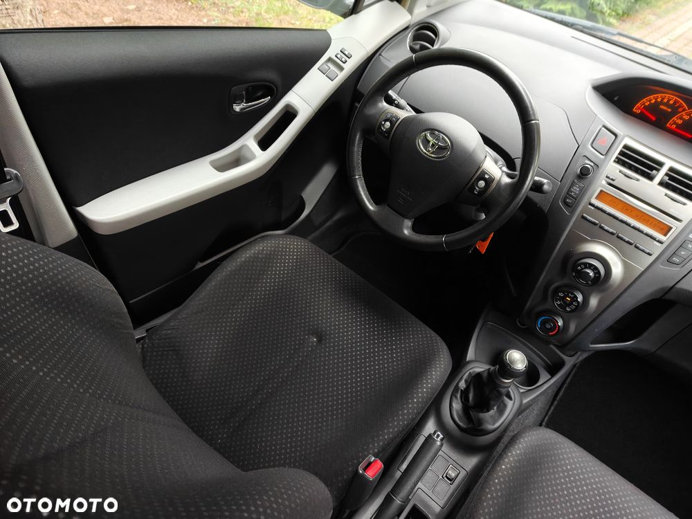 Toyota Yaris - 7
