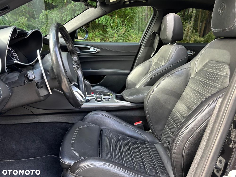 Alfa Romeo Giulia 2.0 Turbo Veloce Q4 - 11
