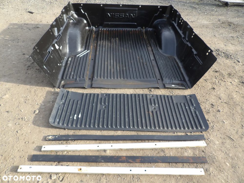 NISSAN NAVARA D40 KUWETA ZABUDOWA PAKI WKŁAD - 1