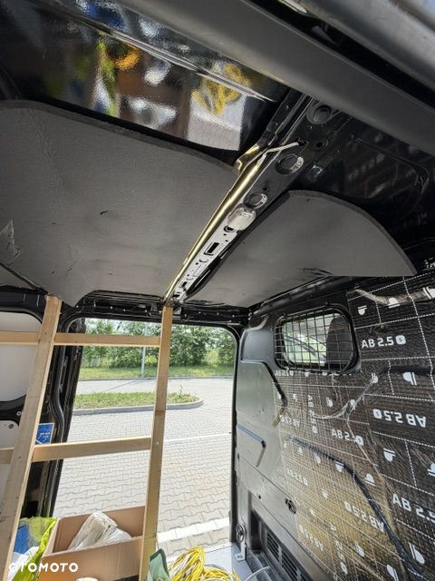 Ford TRANSIT CUSTOM - 17
