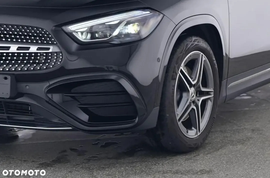 Mercedes-Benz GLA 200 AMG Line - 2