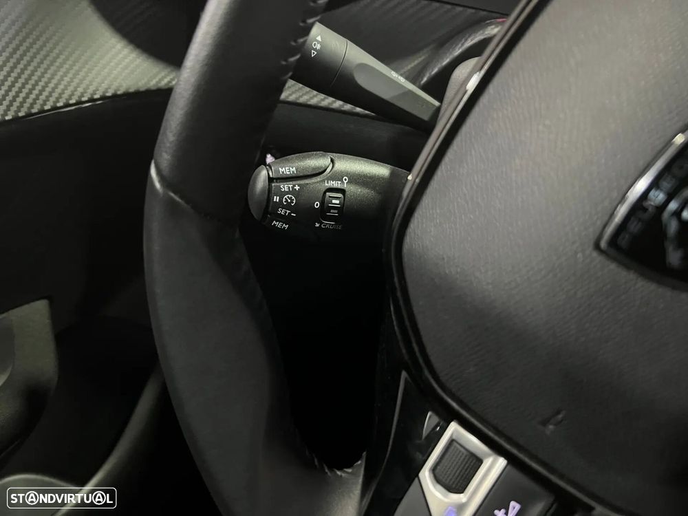 Peugeot 208 1.2 PureTech Active Pack - 18