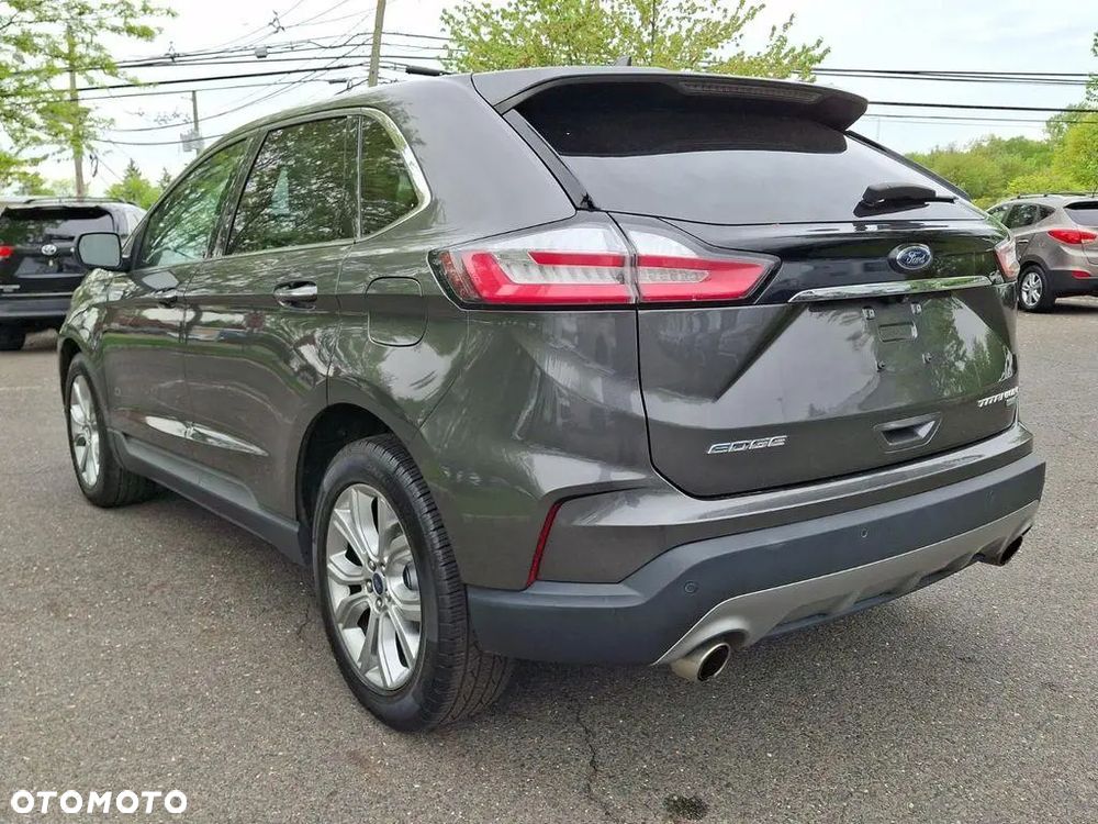 Ford Edge - 8
