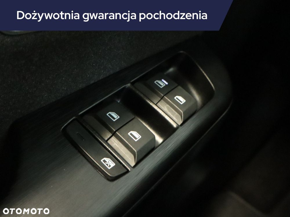 MG ZS - 17