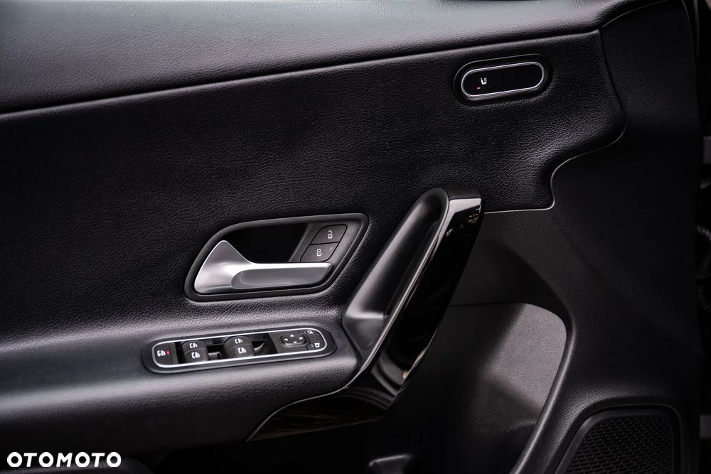 Mercedes-Benz CLA 180 d 7G-DCT Edition 2020 - 19