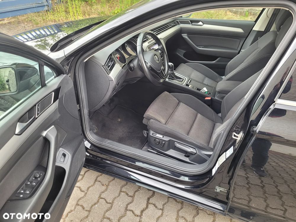 Volkswagen Passat 2.0 TDI SCR DSG Comfortline - 6