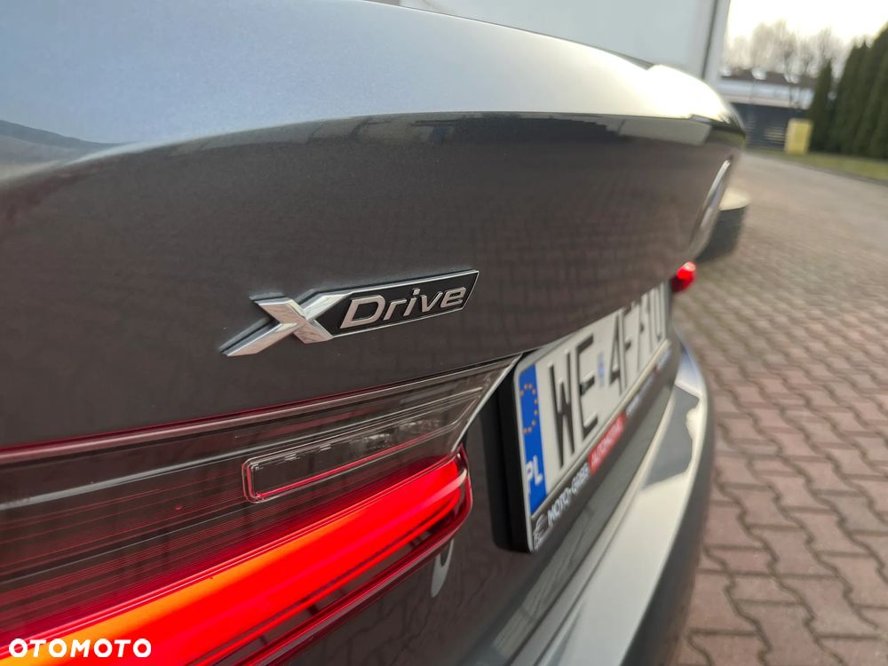 BMW Seria 3 320i xDrive - 36
