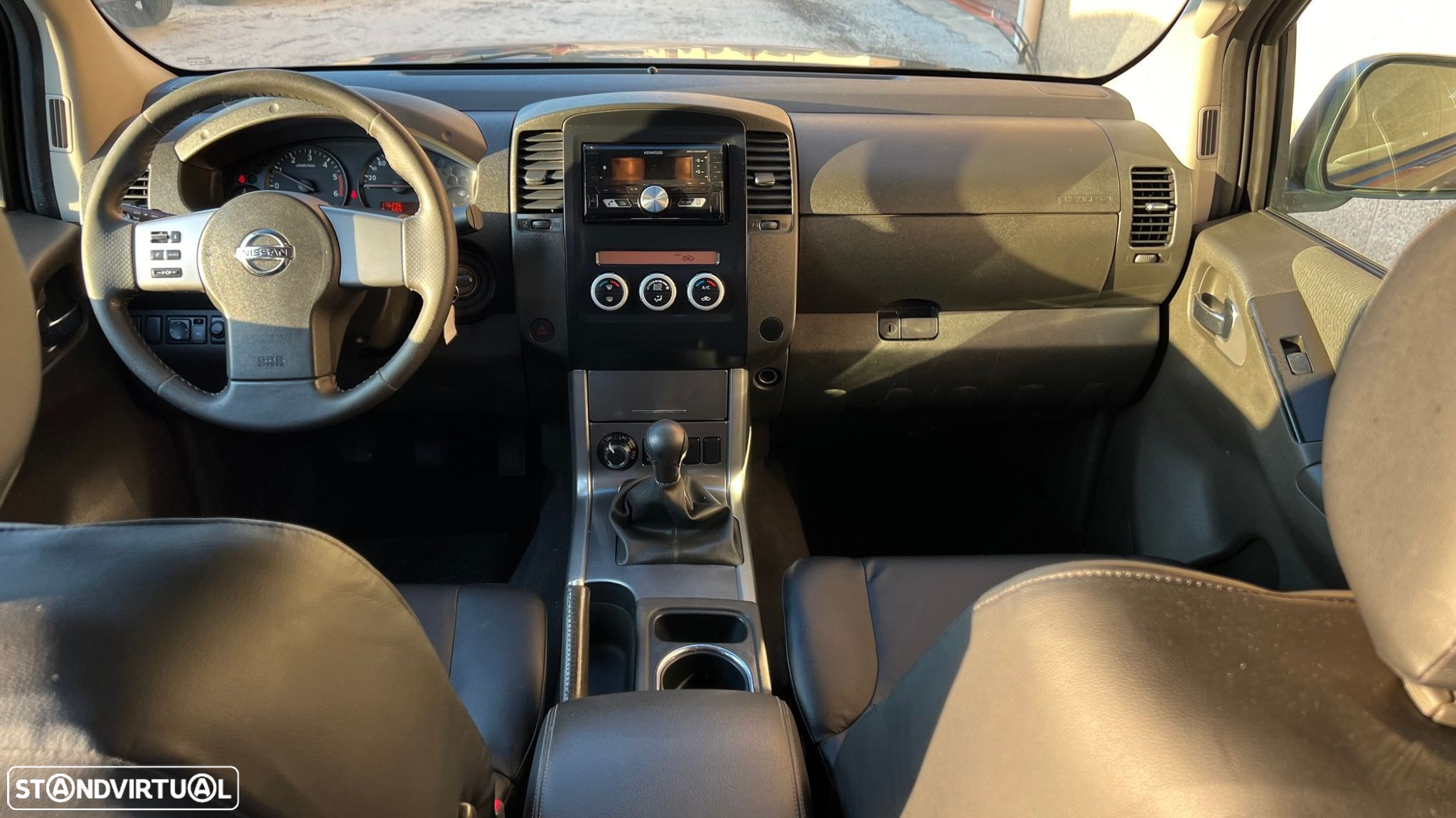 Nissan Navara 2.5 dCi CD Pilot Hi-Tech - 3