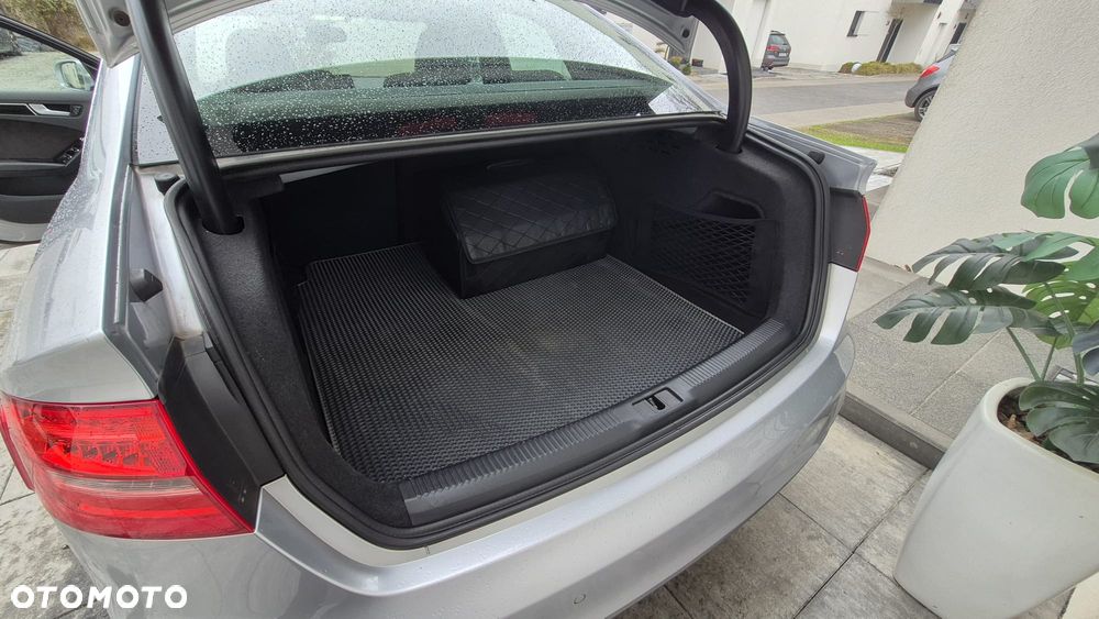 Audi A4 Limousine - 15