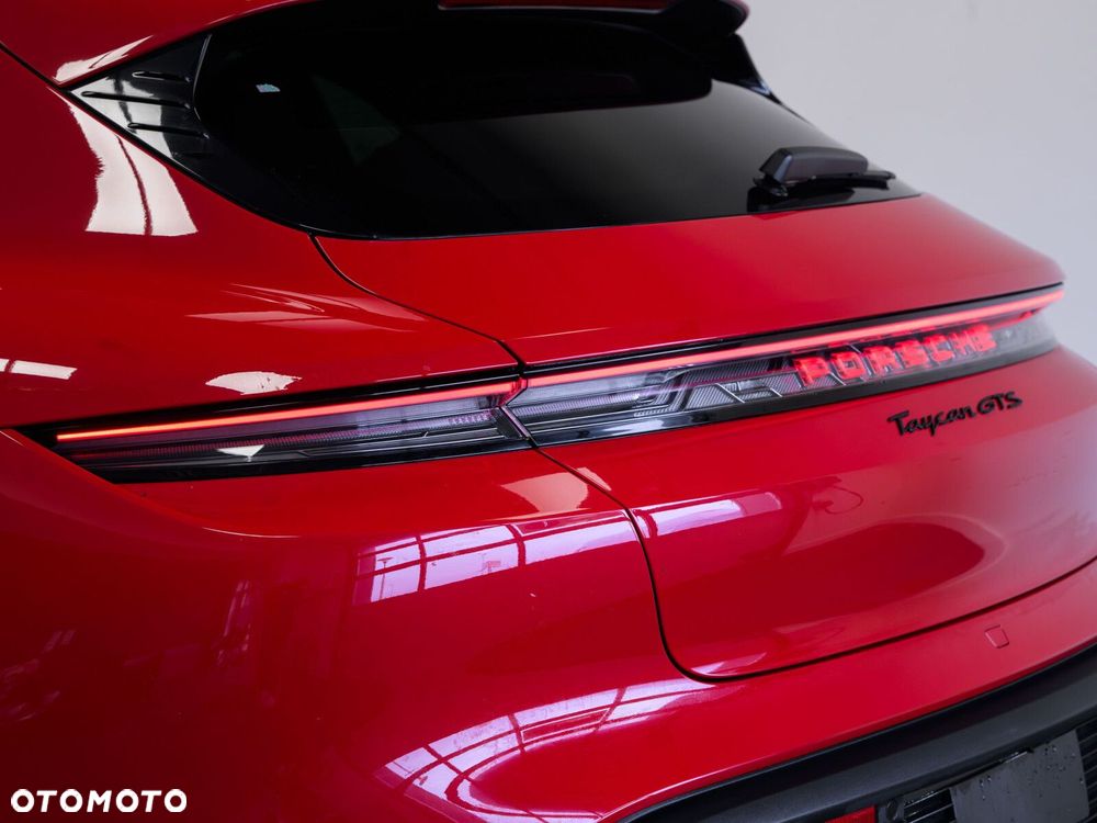 Porsche Taycan - 12