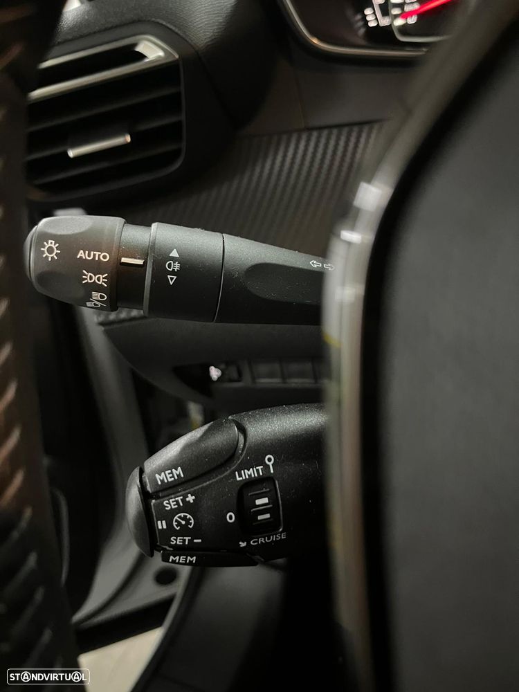 Peugeot 2008 1.2 PureTech Active - 17