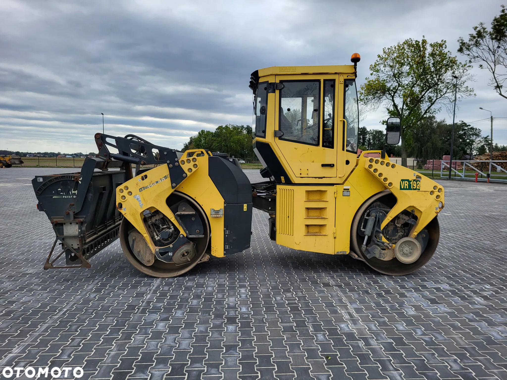 Bomag 154 AD + Rozsypywacz do grysu - 5