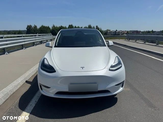 Tesla Y Long Range AWD - 2