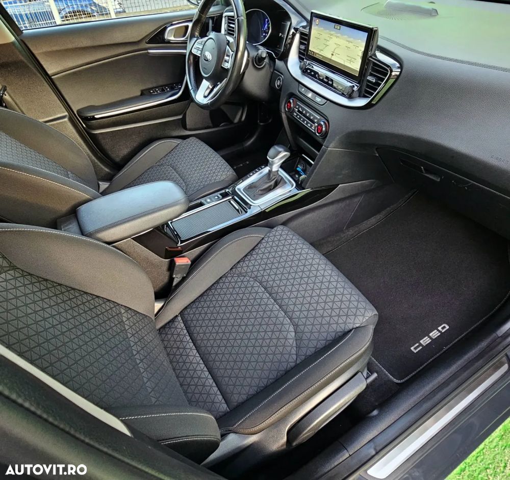 Kia Ceed - 10
