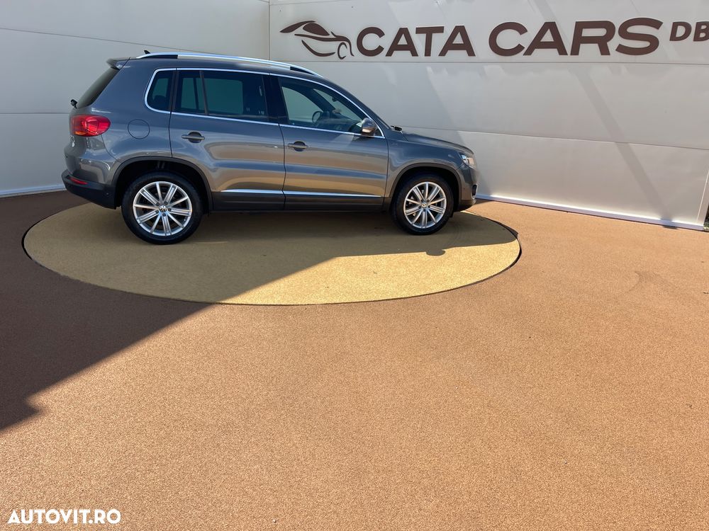 Volkswagen Tiguan 2.0 TDI SCR BlueMotion Technology Lounge Sport & Style - 16