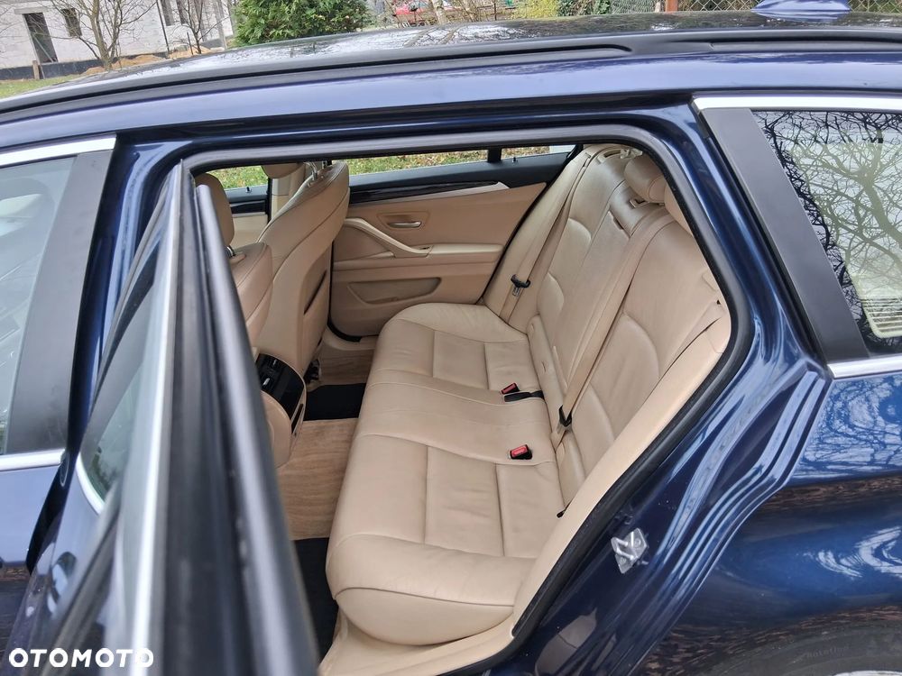 BMW Seria 5 520d Luxury Line - 4
