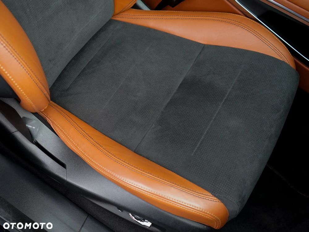 Jaguar F-Pace 5.0 V8 P550 AWD SVR - 29