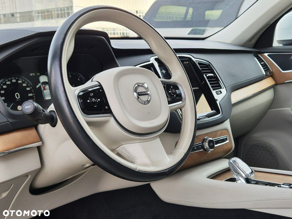 Volvo XC 90 - 41