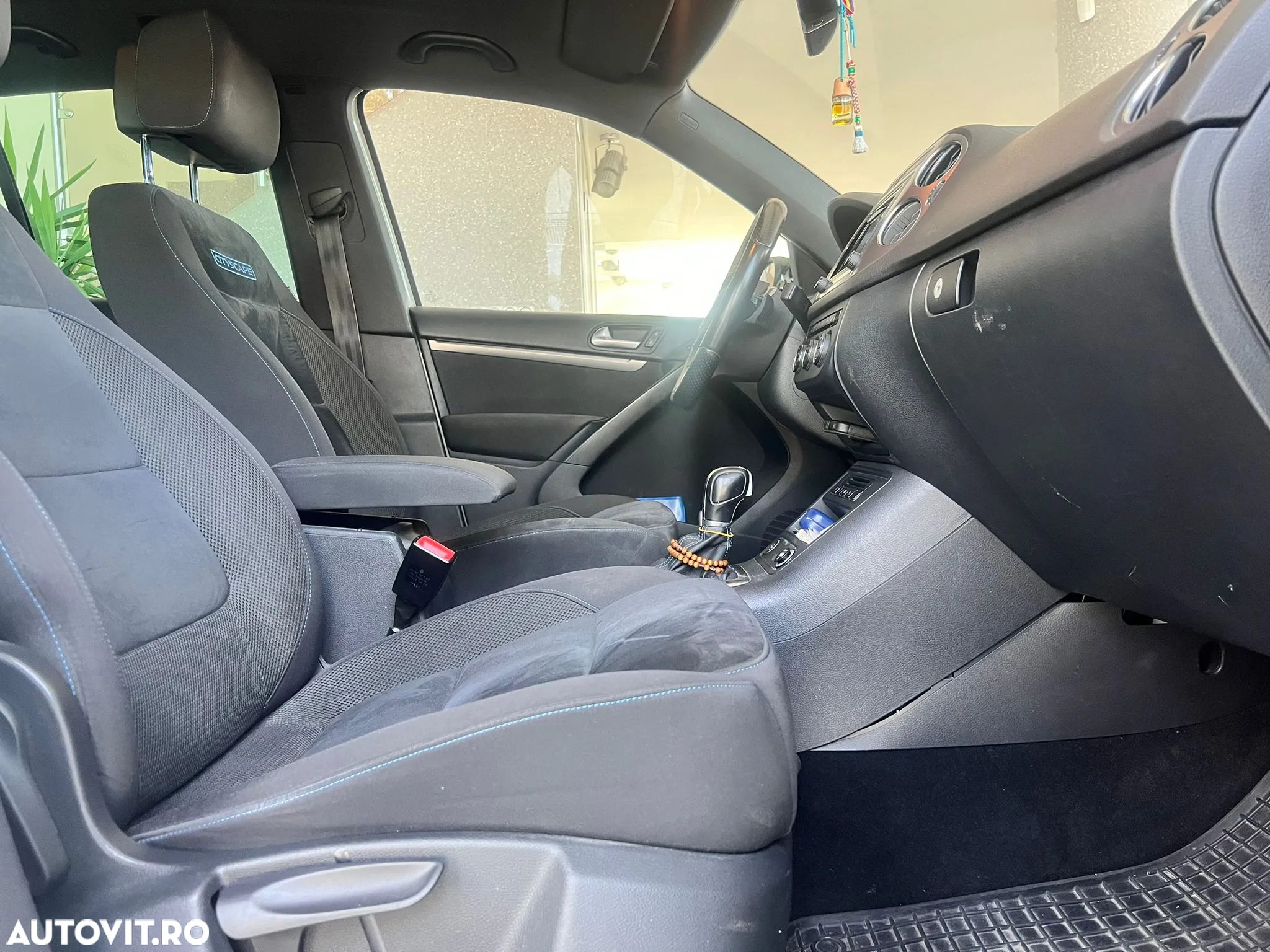 Volkswagen Tiguan - 13