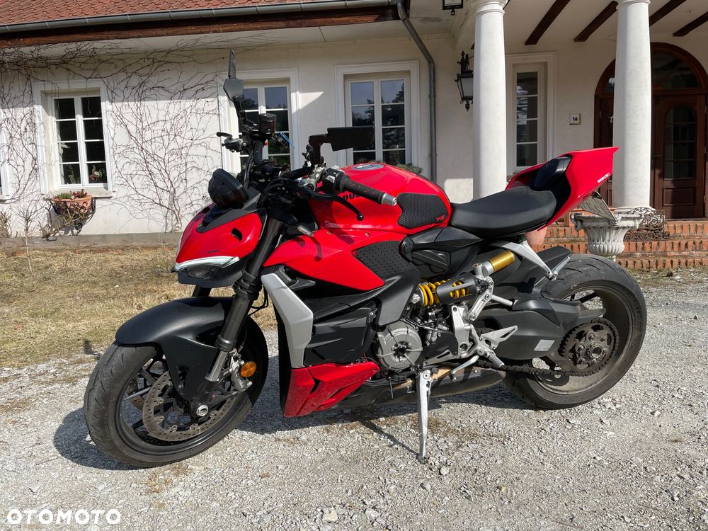 Ducati Streetfighter V2 - 3