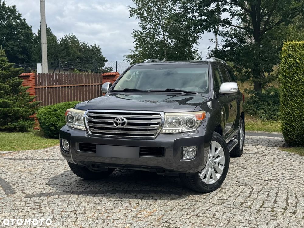 Toyota Land Cruiser - 1