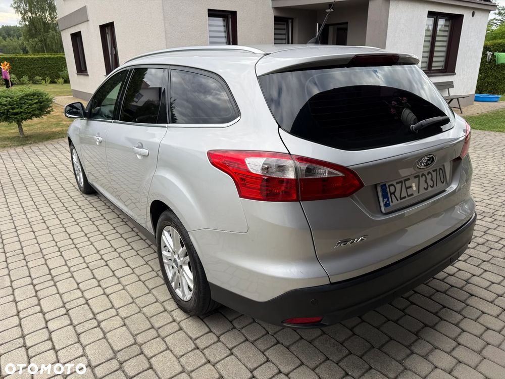 Ford Focus 1.6 TDCi ECOnetic 88g Start-Stopp-System Titanium - 4