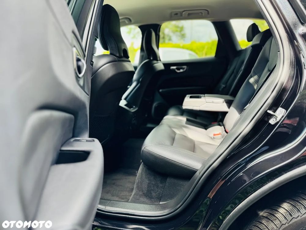 Volvo XC 60 D4 Geartronic Momentum Pro - 29