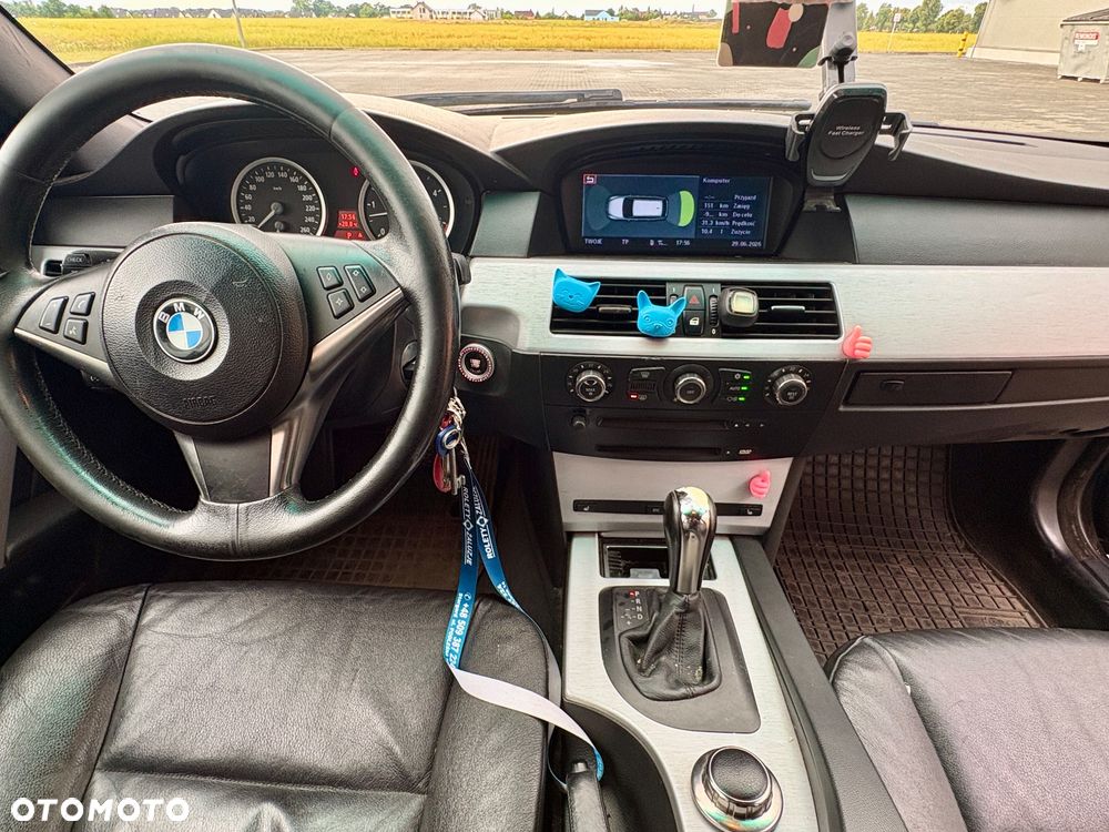 BMW Seria 5 525d - 11