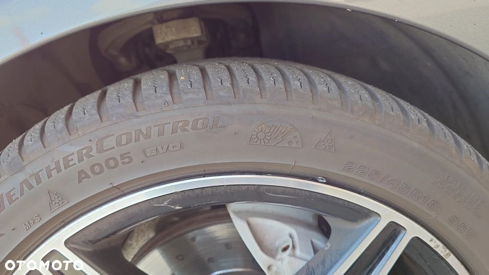 Mercedes-Benz Klasa C 200 9G-TRONIC AMG Line - 38