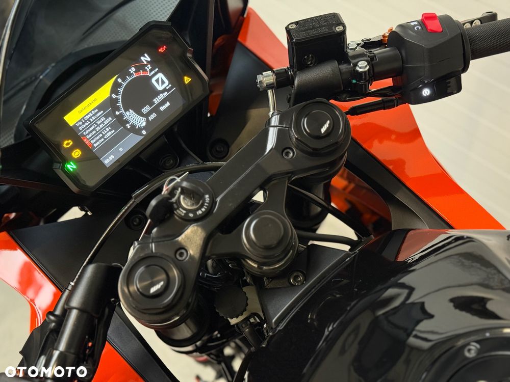 KTM RC 125 - 29