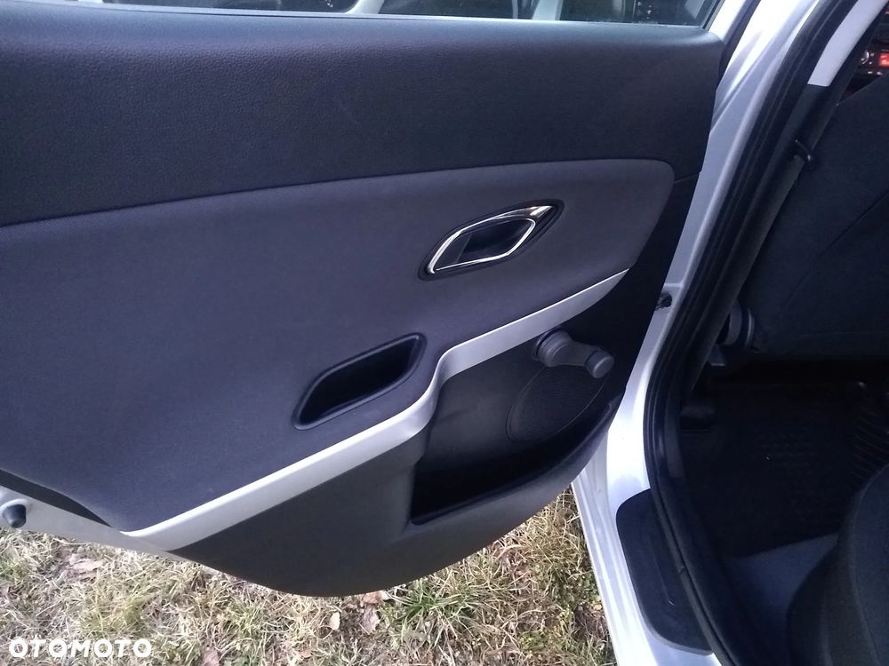 Kia Ceed - 10
