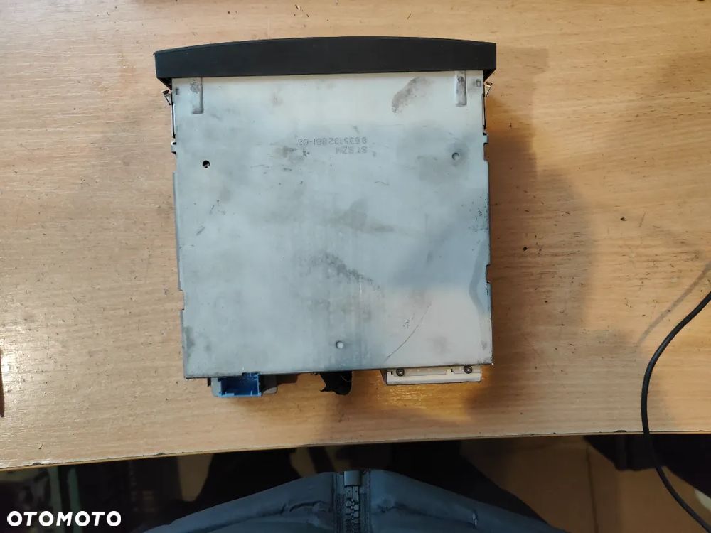 Zmieniarka płyt CD Peugeot 307 7607769050 8635132861-08 - 3