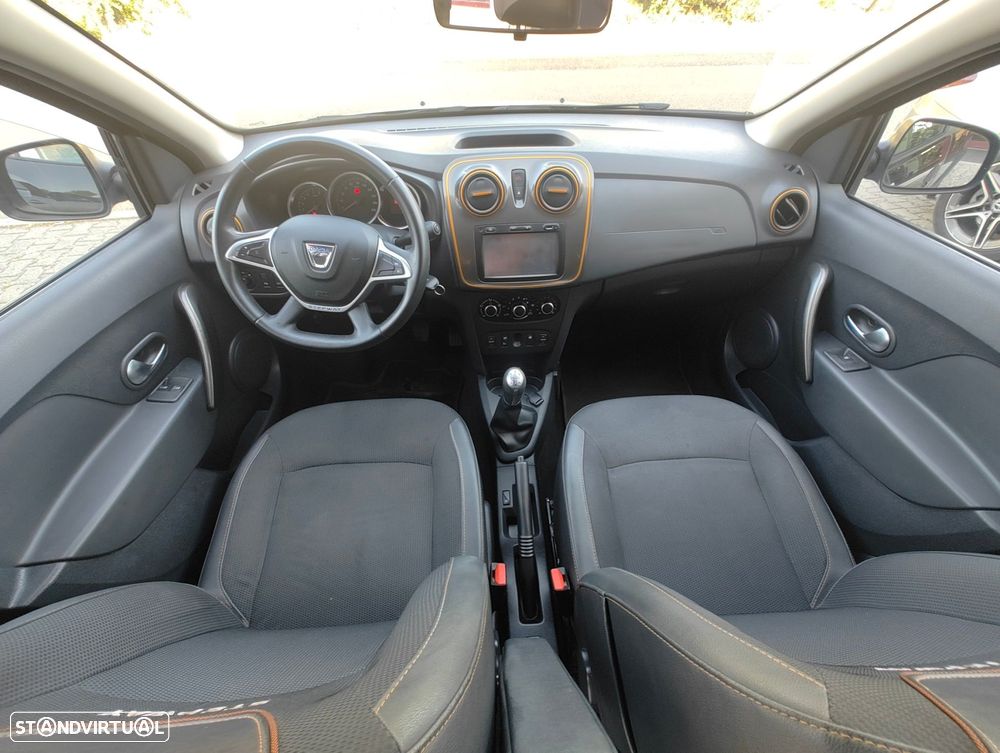 Dacia Sandero 1.5 dCi Stepway - 11