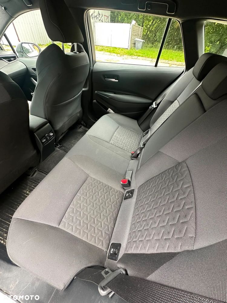 Toyota Corolla 1.8 Hybrid Comfort - 17