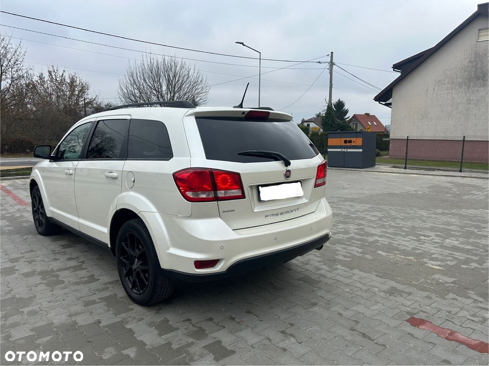 Fiat Freemont 2.0 Multijet Black Code AWD - 4