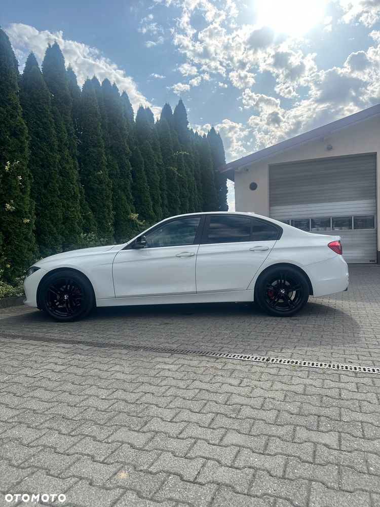 BMW Seria 3 318i - 5