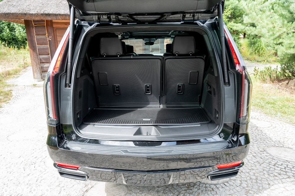Cadillac Escalade - 20