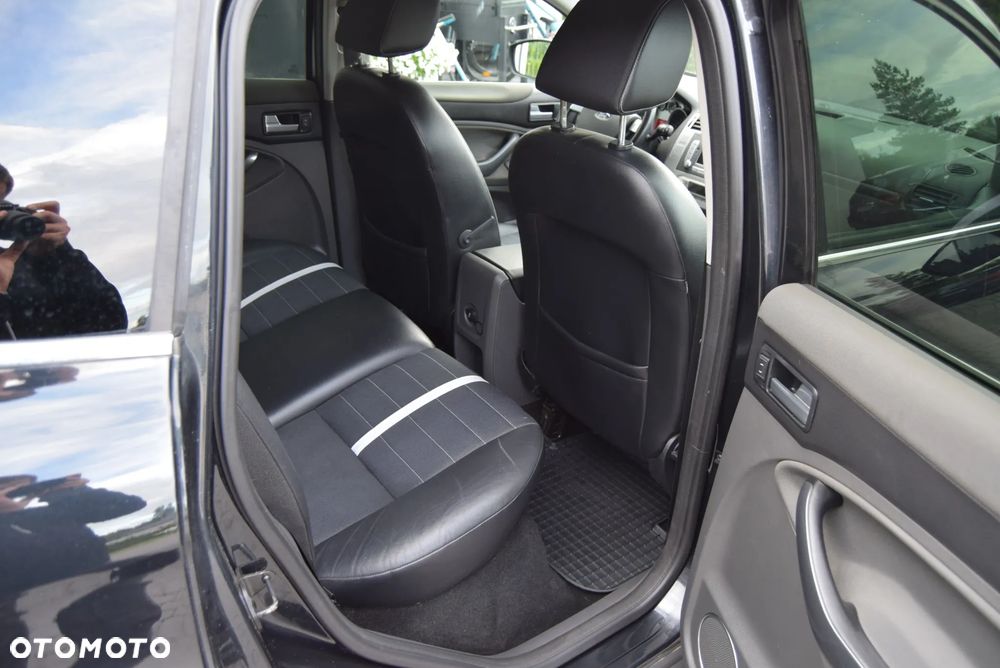 Ford Kuga 2.0 TDCi 4x4 Titanium - 20