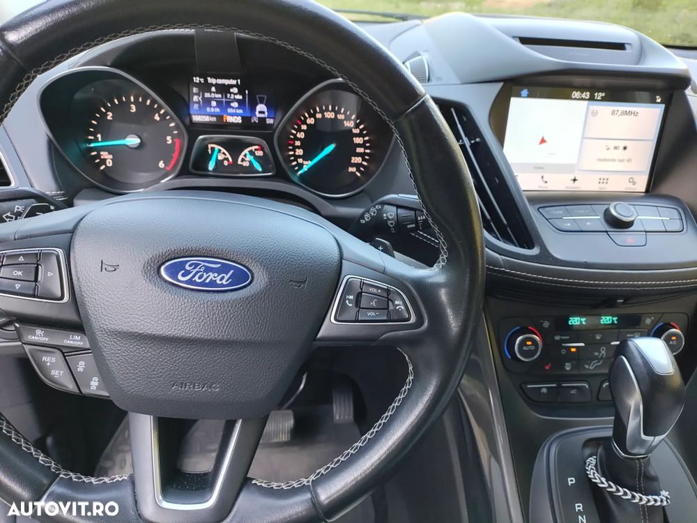 Ford Kuga 2.0 TDCi 4WD Powershift Vignale - 11
