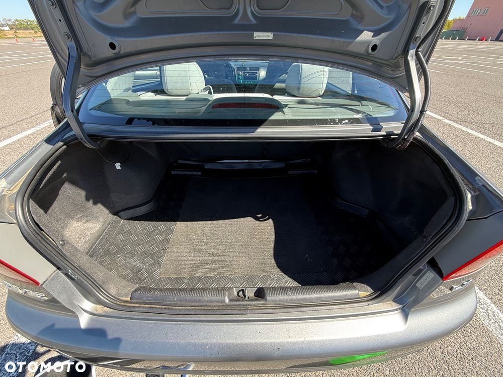 Honda Civic 1.7 LX - 18