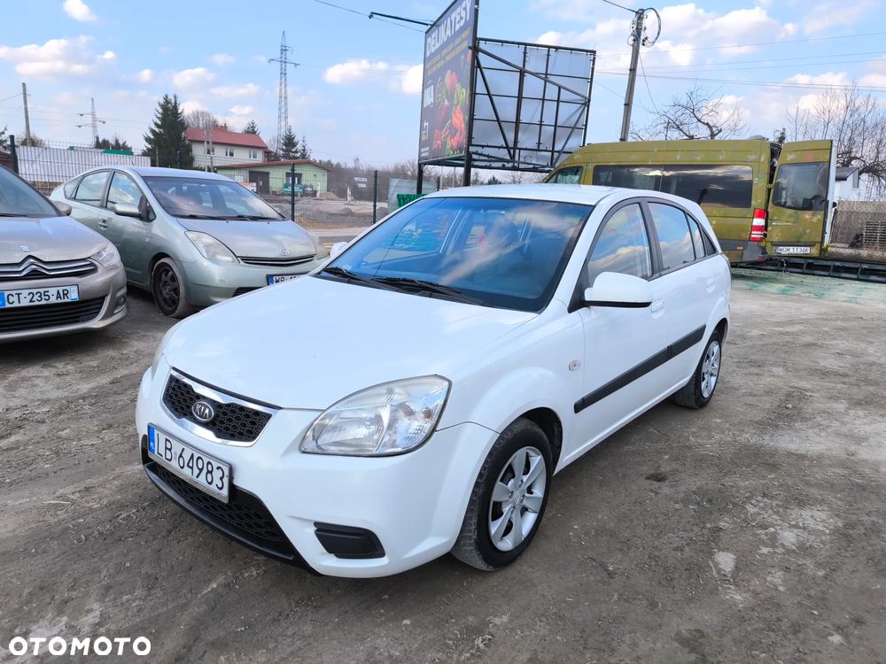 Kia Rio 1.4 EX - 1