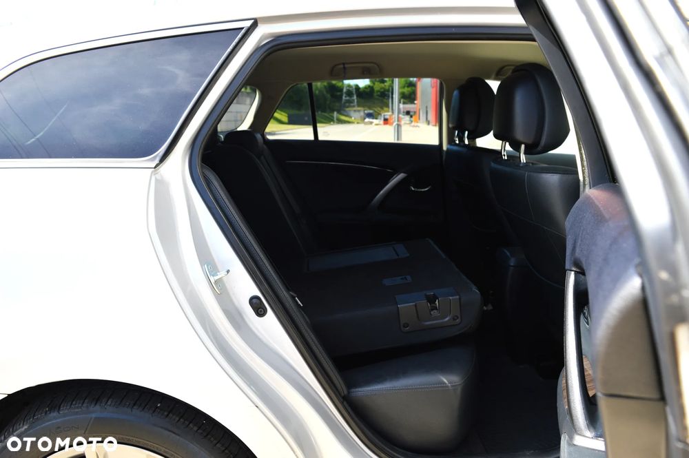 Toyota Avensis 2.0 D-4D Sol - 13