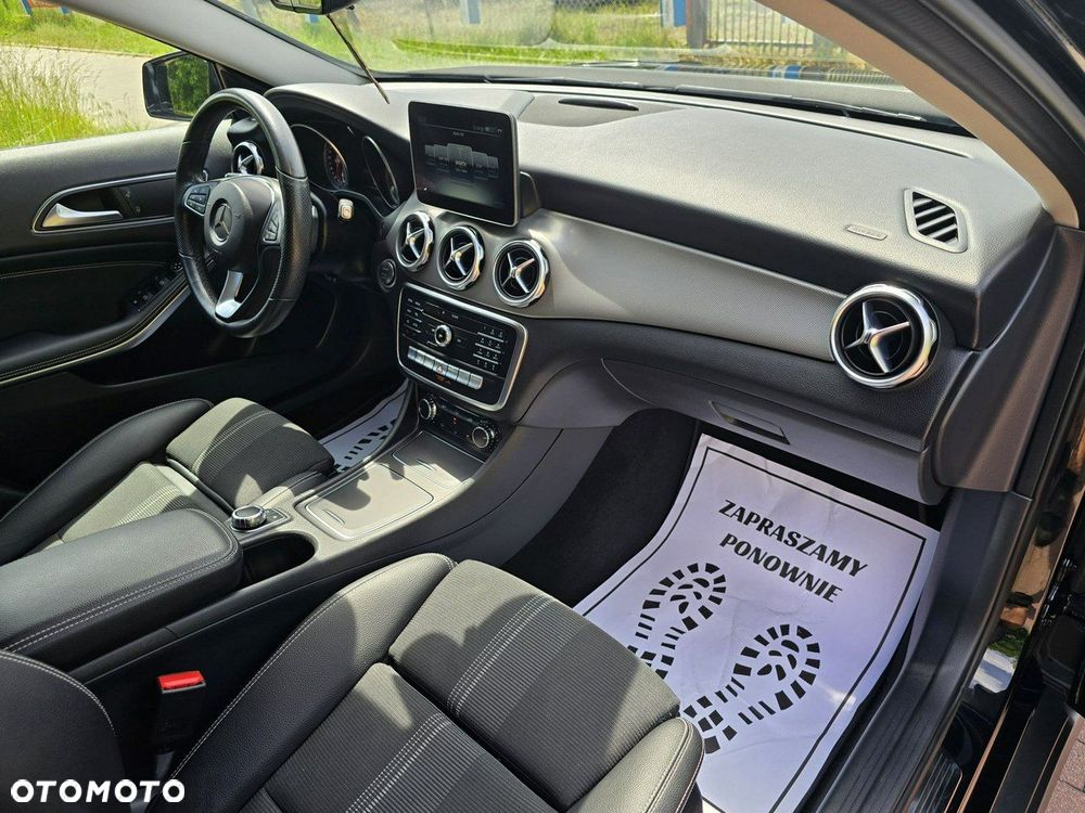 Mercedes-Benz GLA - 23