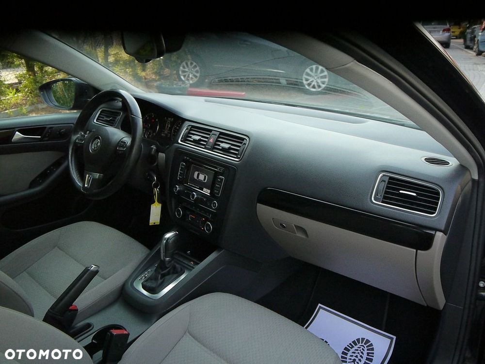 Volkswagen Jetta 1.6 TDI DSG Comfortline - 25