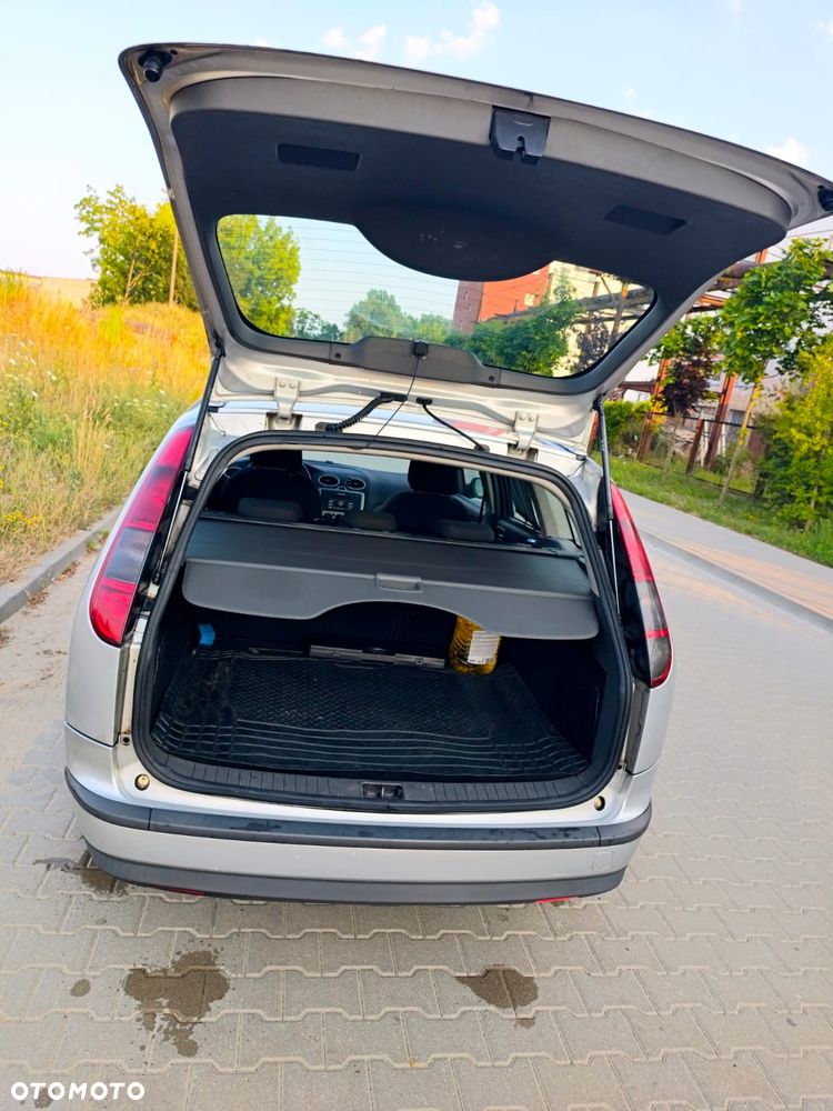 Ford Focus 1.6 TDCi Ambiente - 8