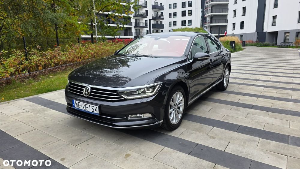 Volkswagen Passat - 1
