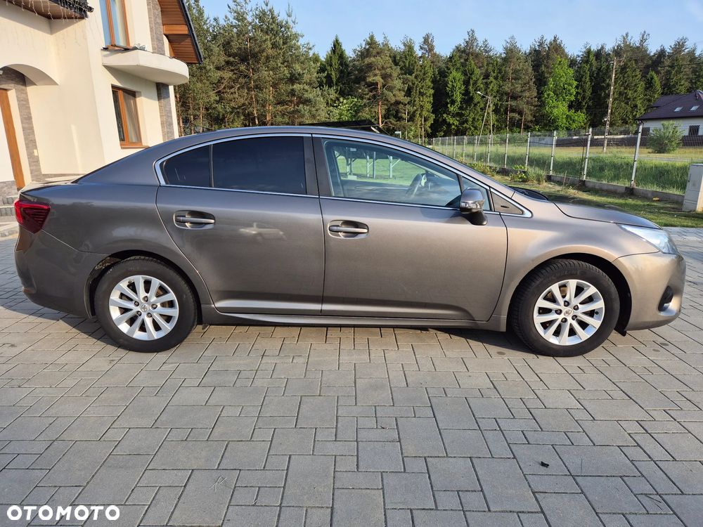 Toyota Avensis 1.6 Active - 4
