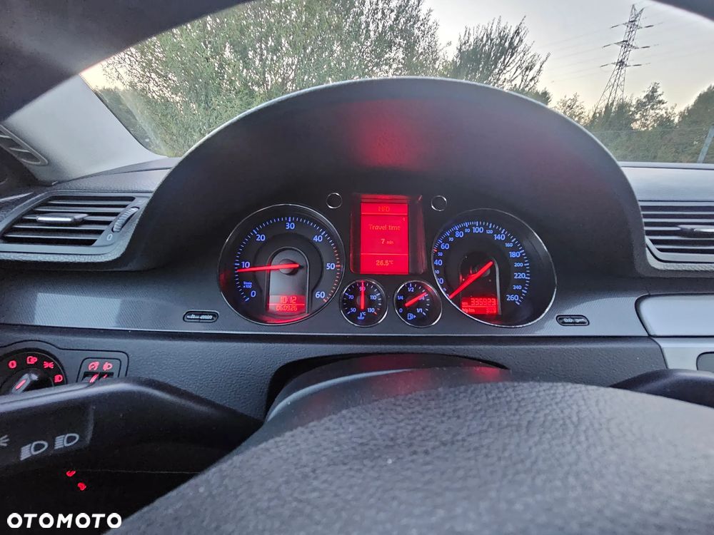 Volkswagen Passat - 24
